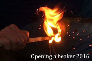 Villa Borg 2016 - Opening a beaker