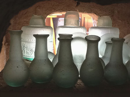 Annealed glass vessels (Photo © Steve Wagstaff)