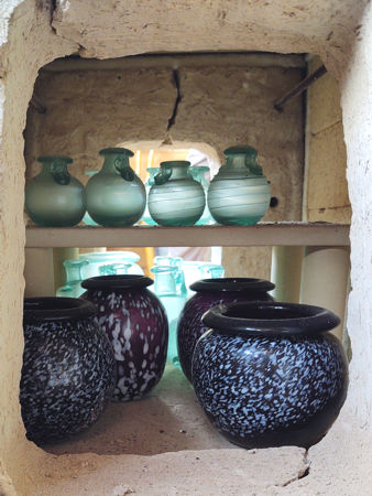 Annealed glass vessels