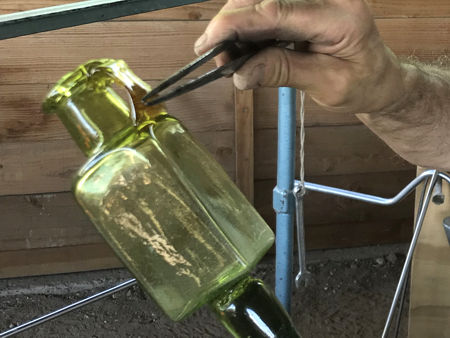 Square Bottle: shaping the handle